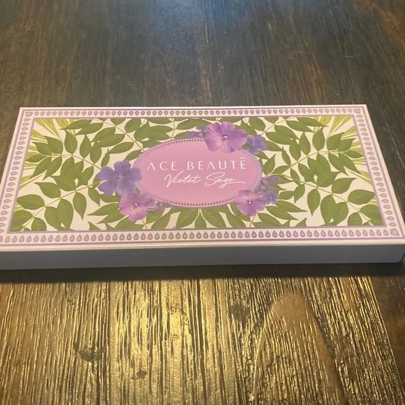 NEW Ace Beaute Violet Sage Eyeshadow Palette - Picture 1 of 3